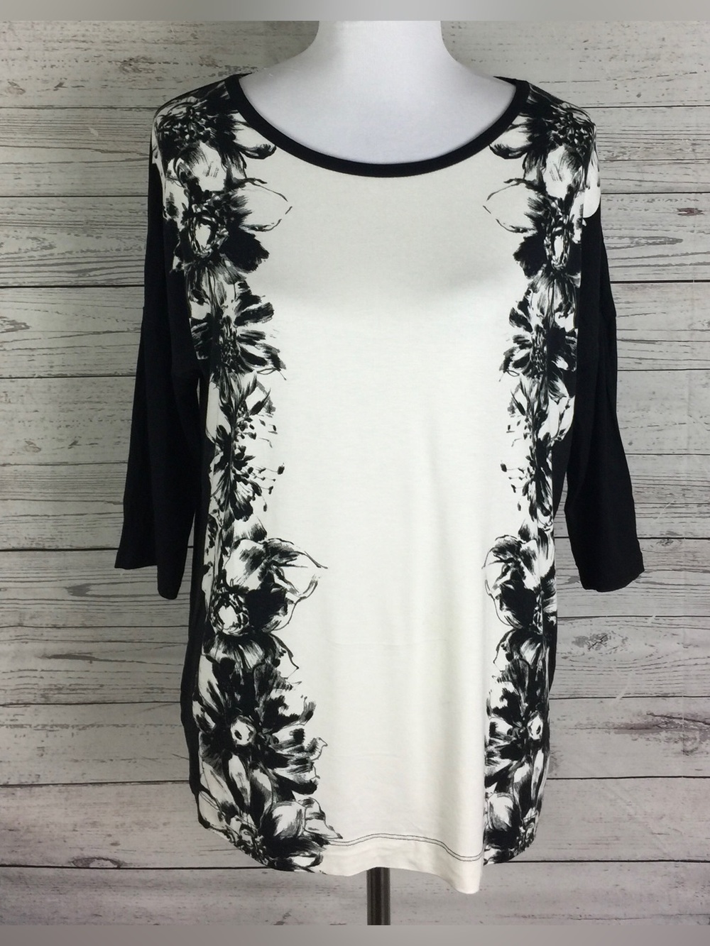 Ann Taylor Women's Black White Floral 3/4 Sleeve Stretch Knit Top Size S